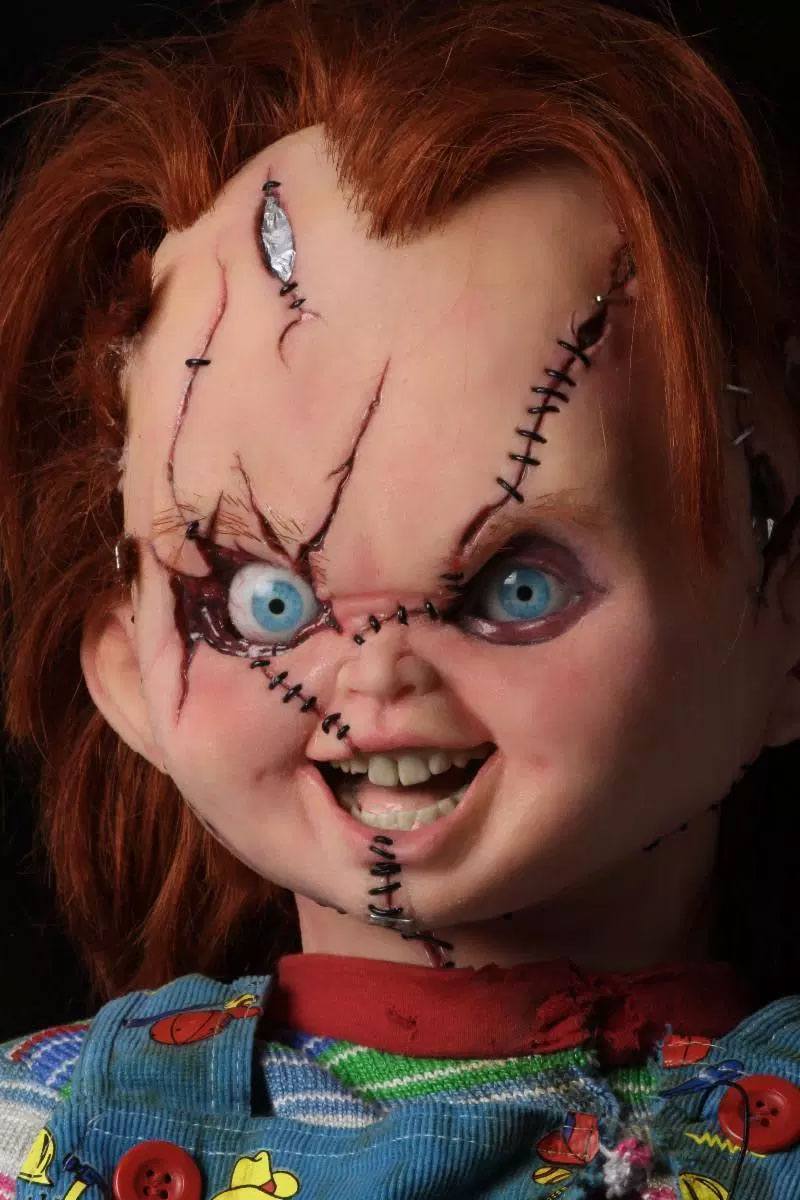 Réplique Poupée Chucky Taille Réelle - Deriv'Store - Les Spécialistes en  Figurines & Produits Dérivés Geek