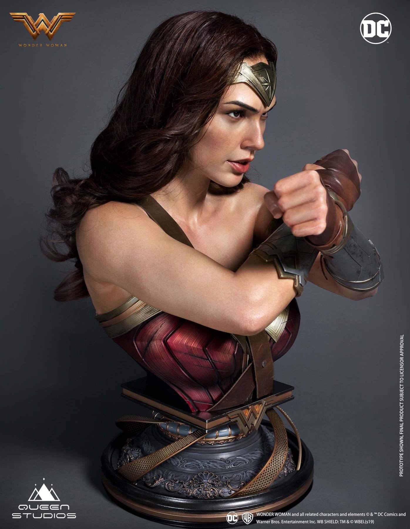 Buste Wonder Woman Queen Studios - Deriv'Store - Les Spécialistes en  Figurines & Produits Dérivés Geek
