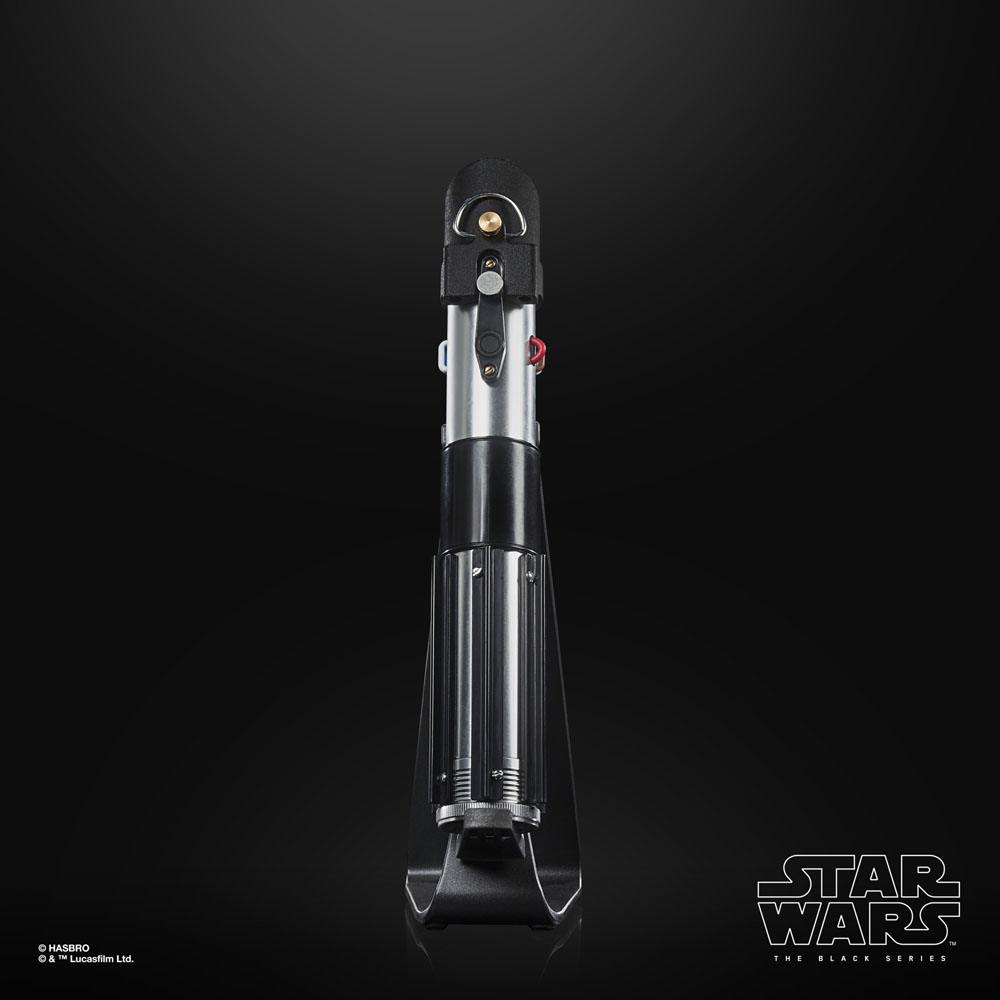 Star Wars : que la force soit avec vous avec des colliers sabre laser, Émail