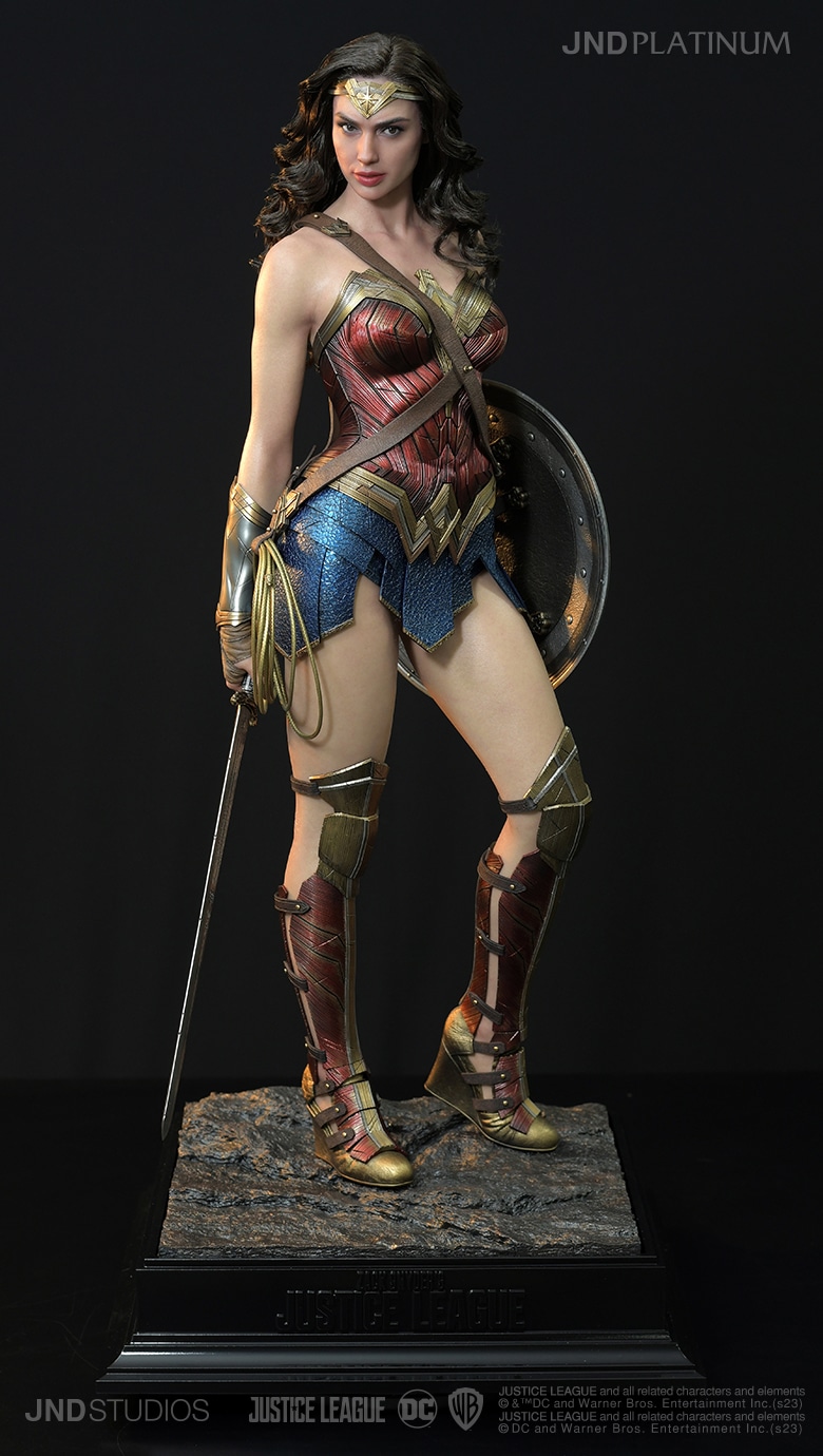 https://www.derivstore.com/wp-content/uploads/2022/09/Statuette-Wonder-Woman-Justice-League-JND-Studios-02.jpg